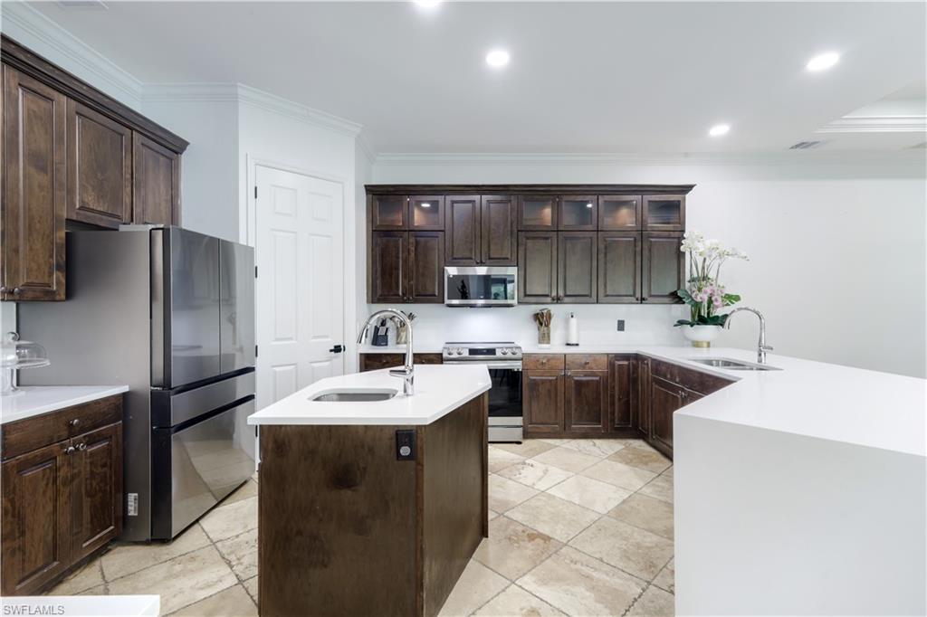 GOLDEN GATE ESTATES - Residential