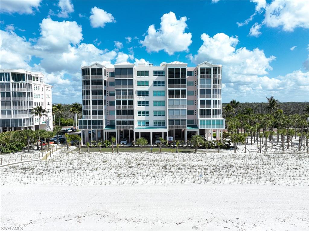 BAREFOOT BEACH CLUB - Residential