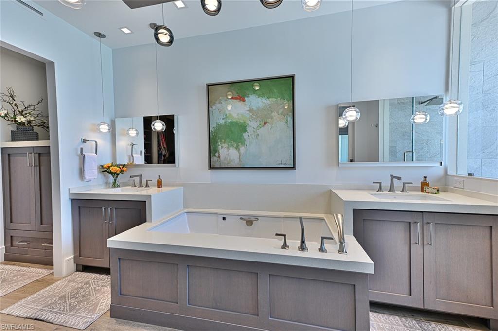 BAREFOOT BEACH CLUB - Residential