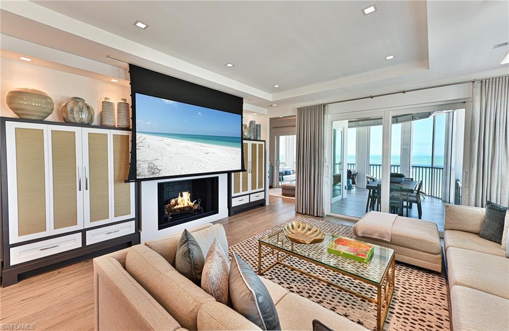 BAREFOOT BEACH CLUB - Residential