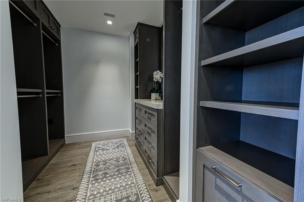 BAREFOOT BEACH CLUB - Residential