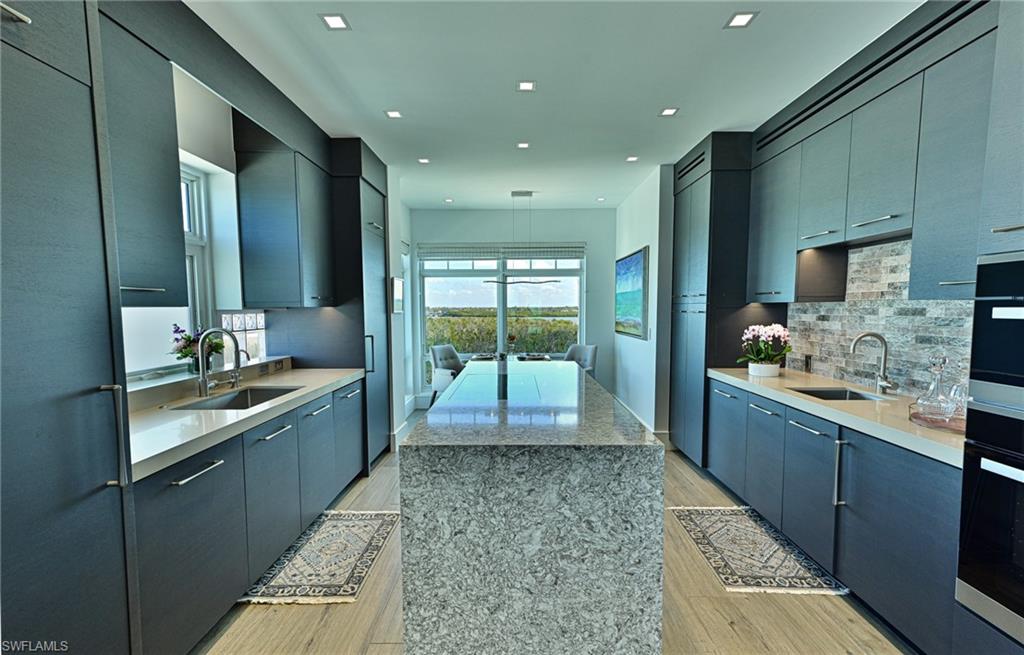 BAREFOOT BEACH CLUB - Residential