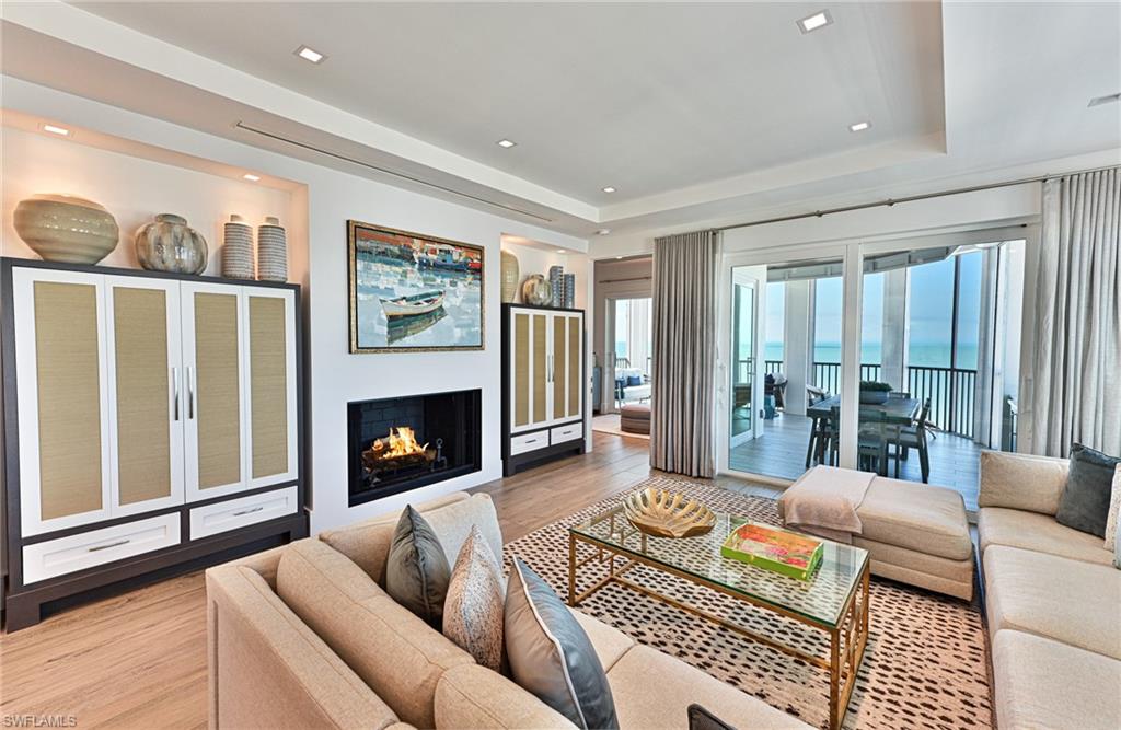 BAREFOOT BEACH CLUB - Residential