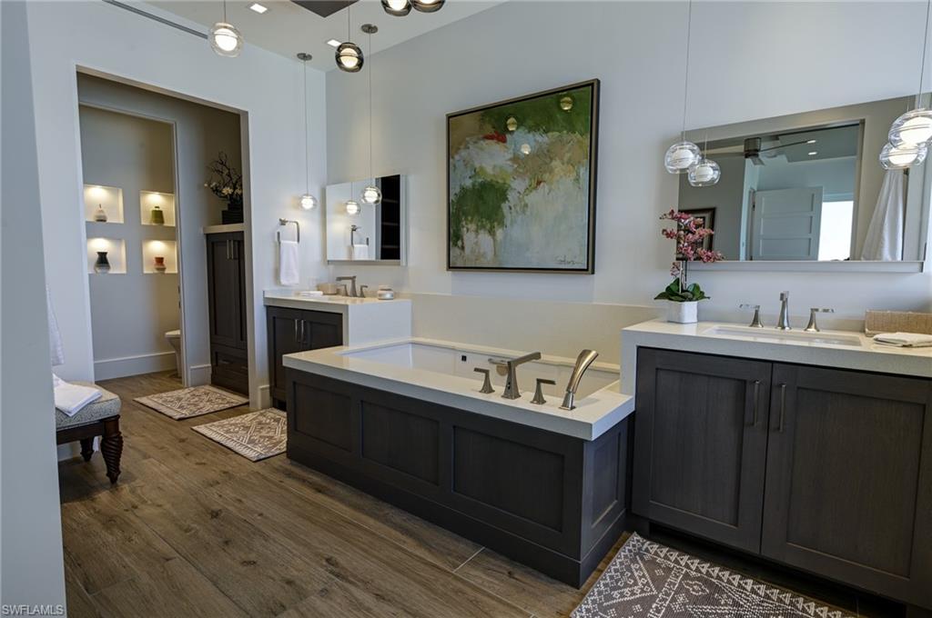 BAREFOOT BEACH CLUB - Residential