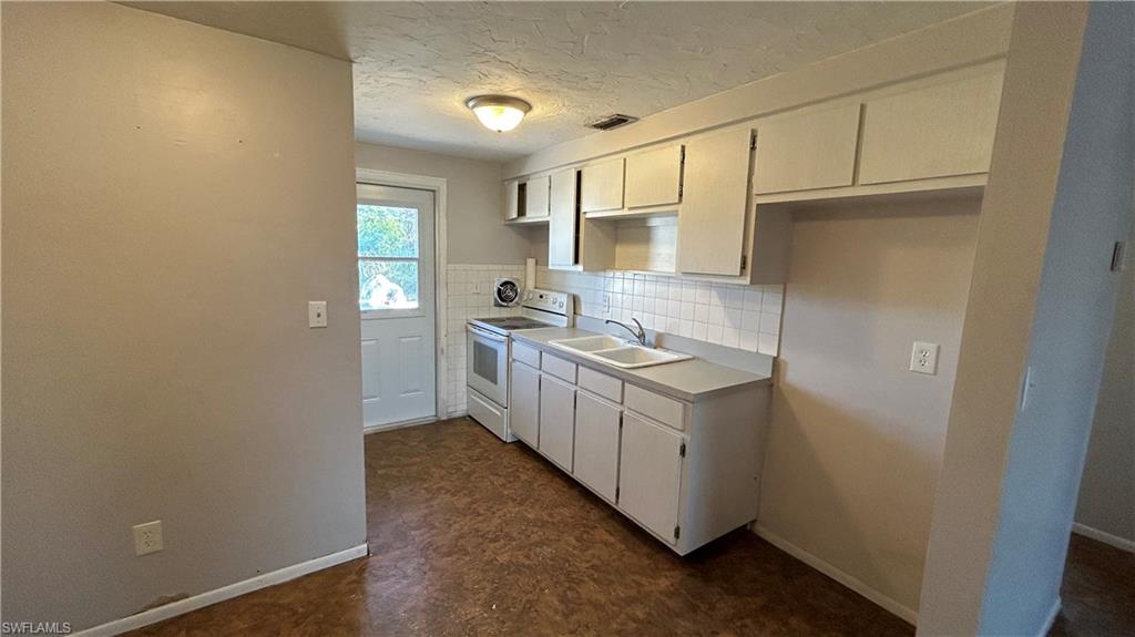 FORT MYERS SHORES - Residential