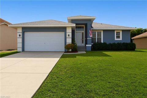 8821 Woodgate Manor CT FORT MYERS FL 33908