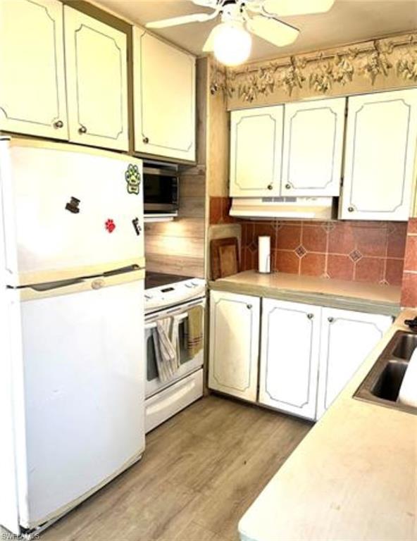 MOBILE MANOR - Residential