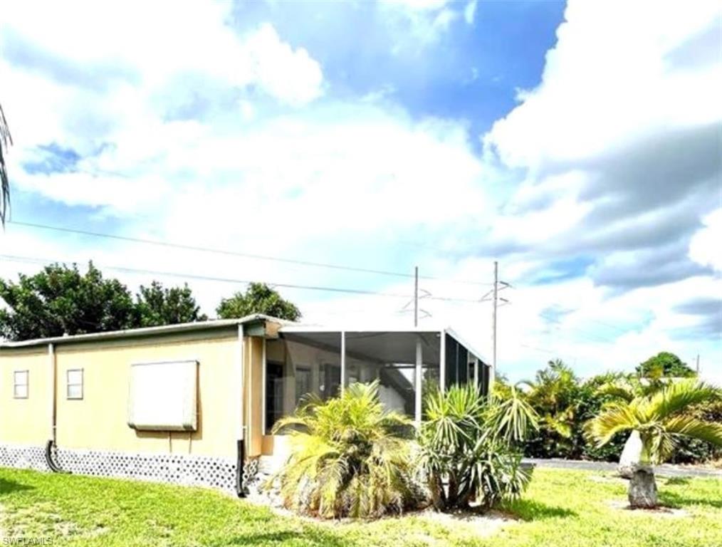 MOBILE MANOR - Residential