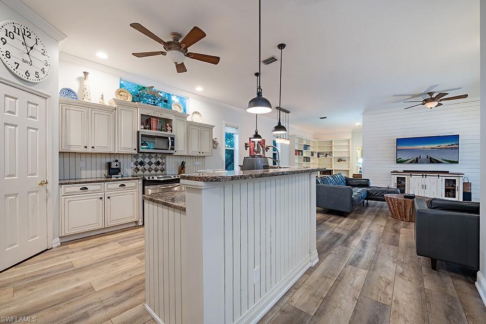 5070 Palmetto Woods DR