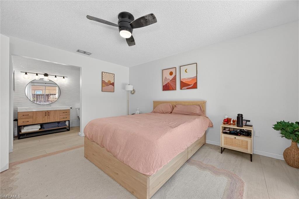 ROYAL WOODS - Residential