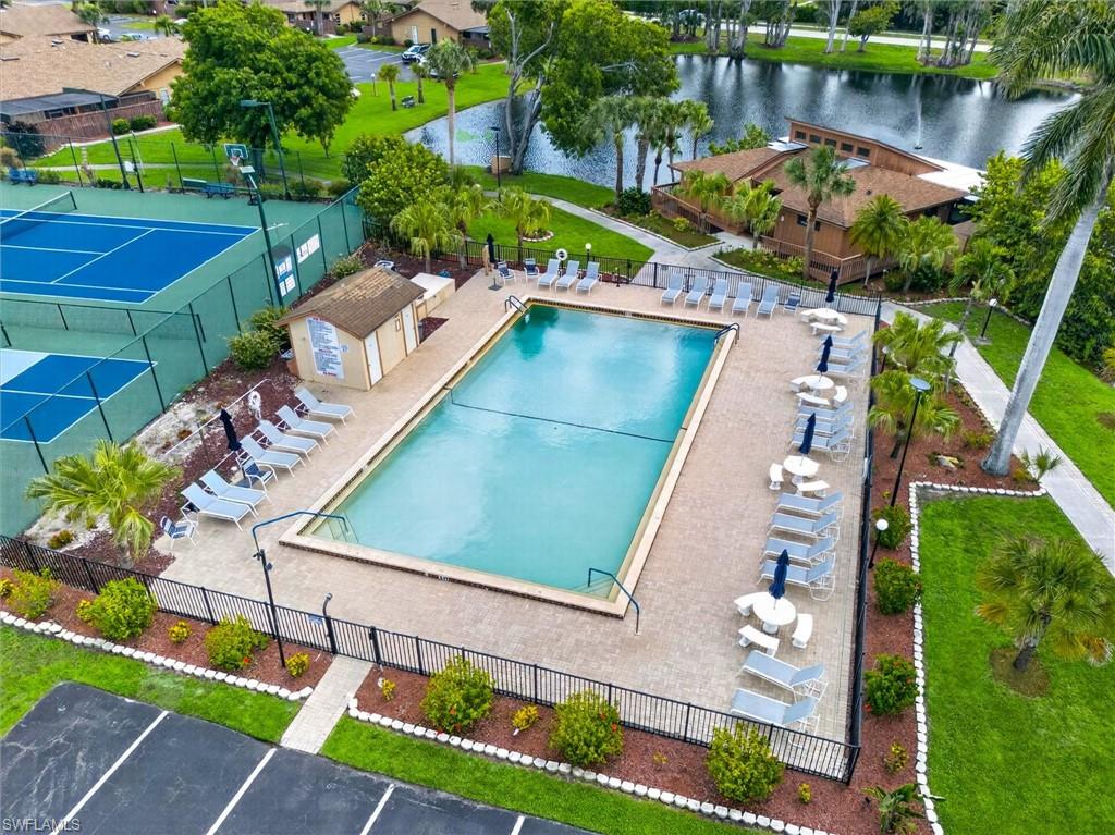 ROYAL WOODS - Residential