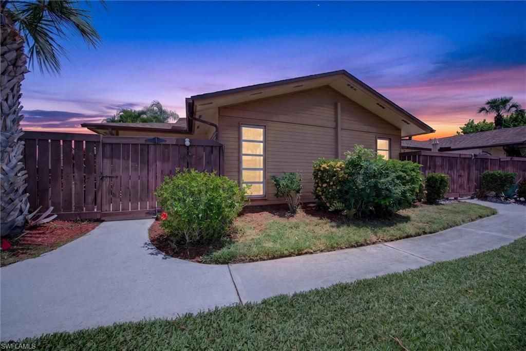 ROYAL WOODS - Residential