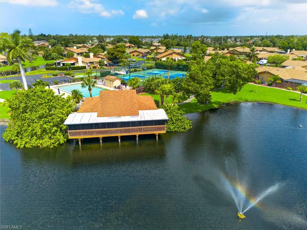 ROYAL WOODS - Residential