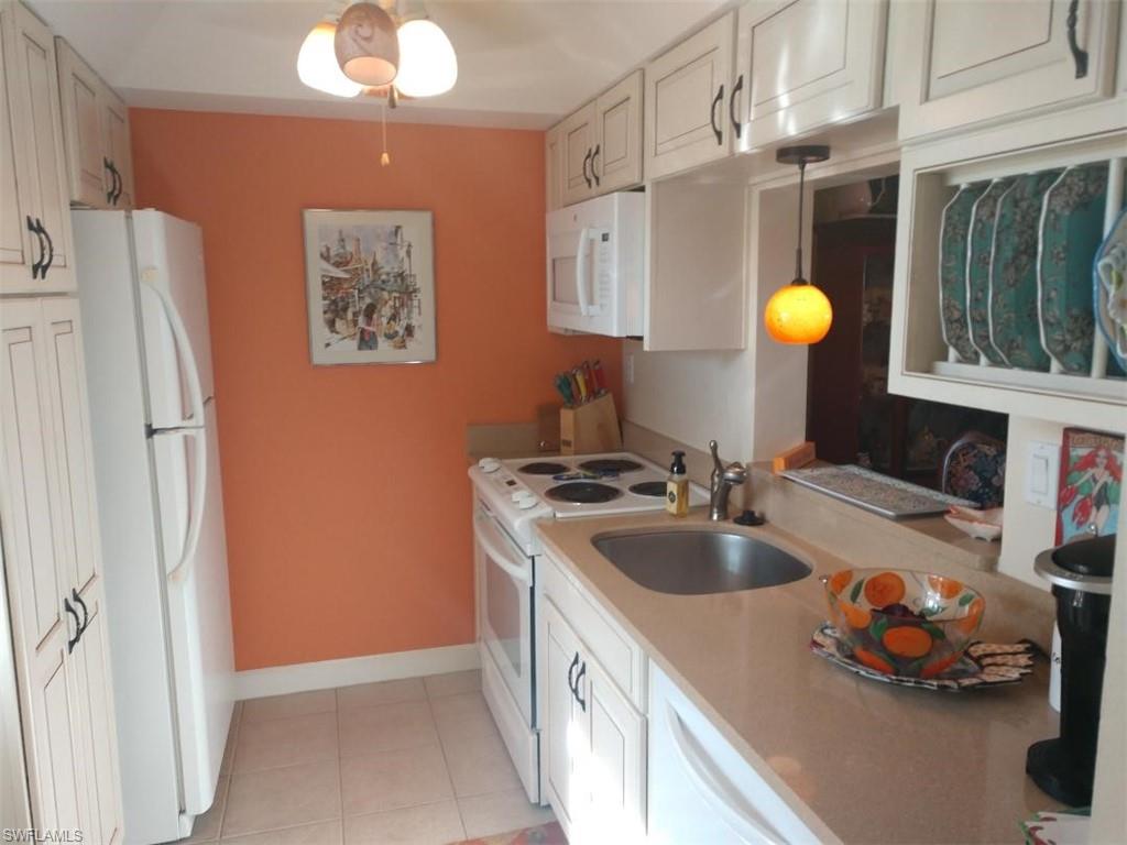 SEVEN LAKES - Residential