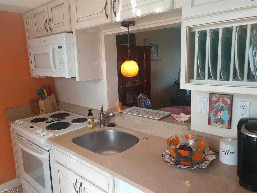 SEVEN LAKES - Residential