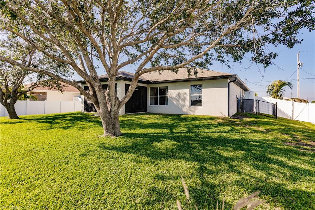 CAPE CORAL - Residential