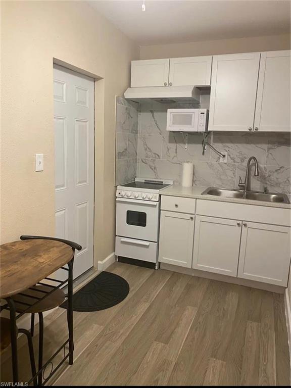 NAPLES 701 - Residential Lease