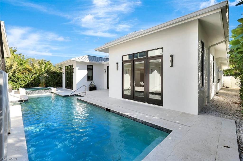 OLDE NAPLES - Residential