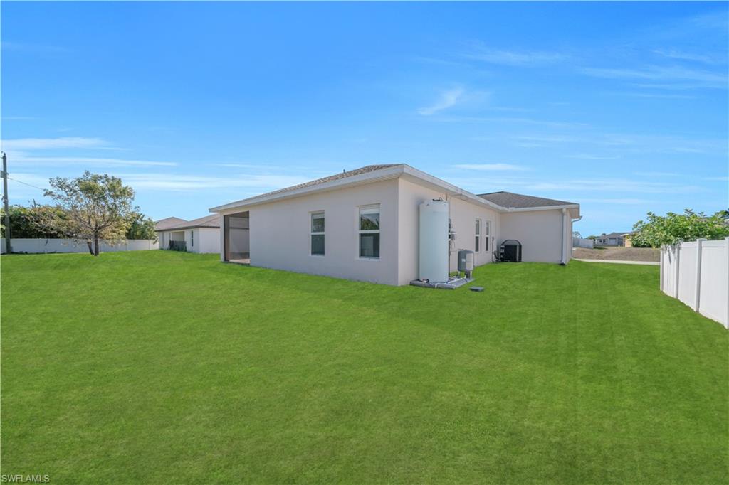 CAPE CORAL - Residential