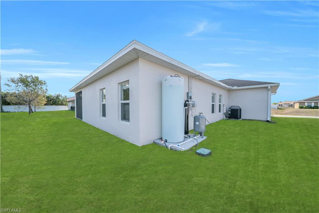 CAPE CORAL - Residential