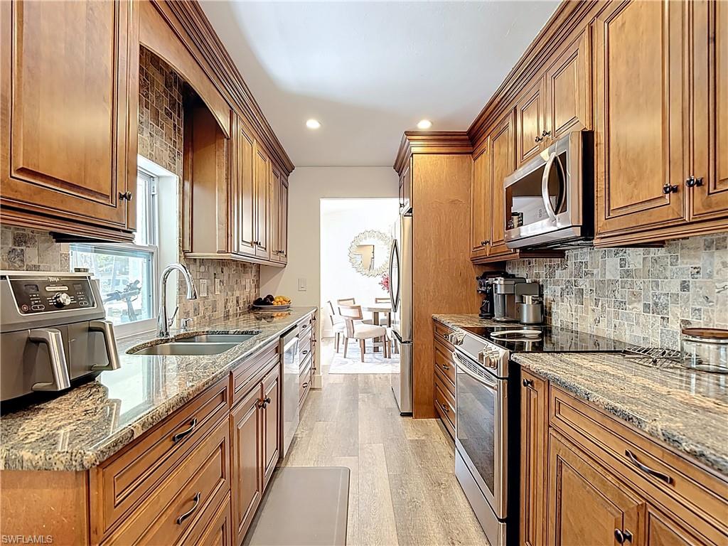 GOLDEN GATE ESTATES - Residential