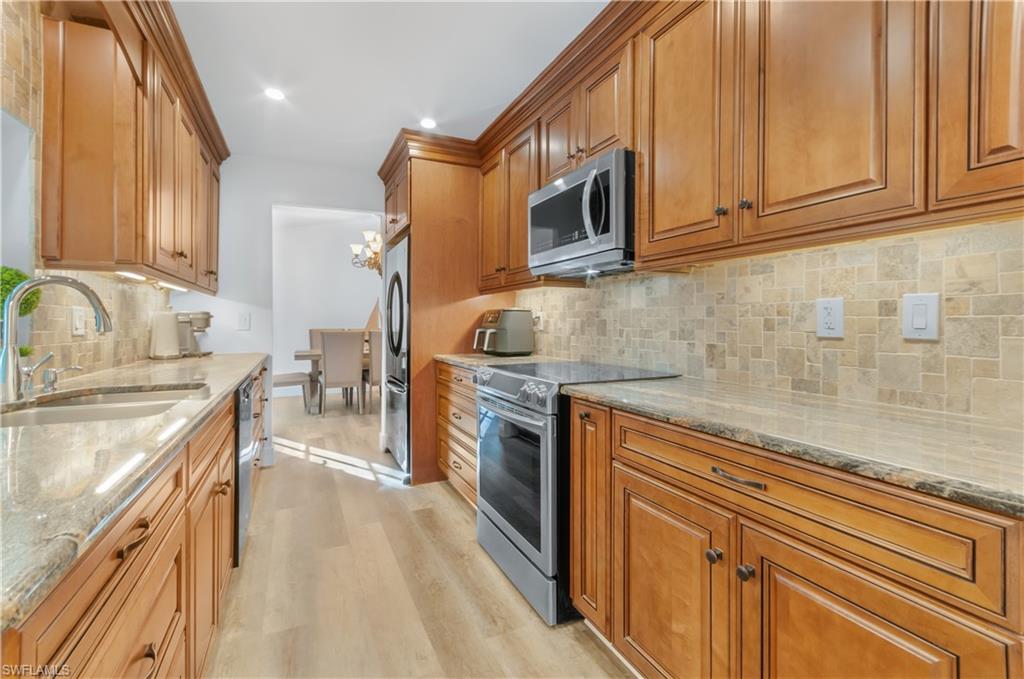 GOLDEN GATE ESTATES - Residential