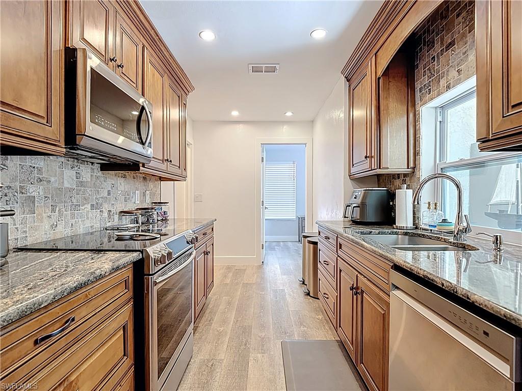 GOLDEN GATE ESTATES - Residential