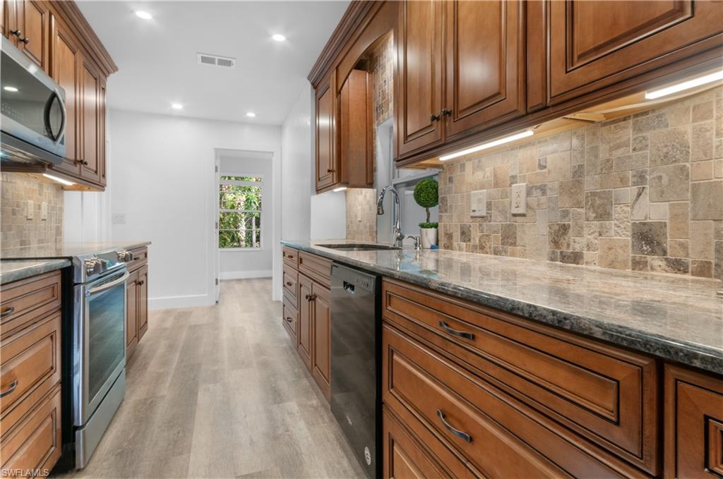 GOLDEN GATE ESTATES - Residential