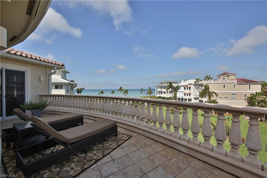 BAREFOOT BEACH - Residential