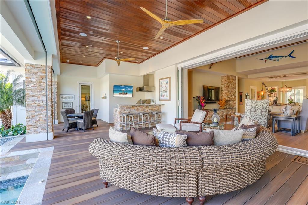 AQUALANE SHORES - Residential