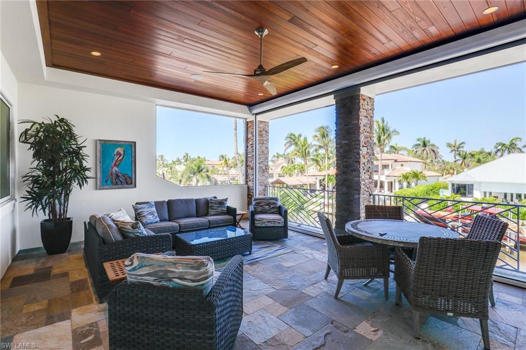 AQUALANE SHORES - Residential