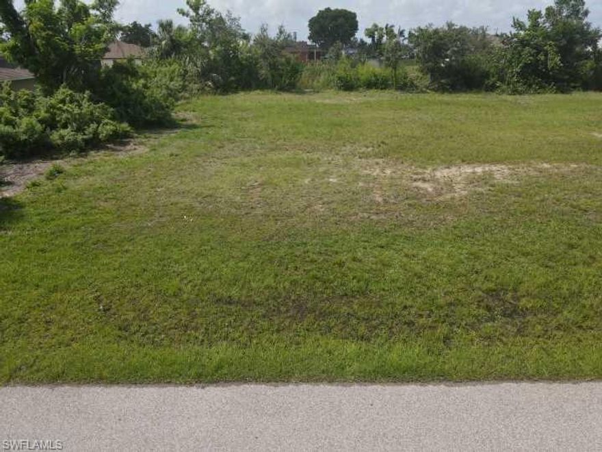 Amazing opportunity to own this terrific Freshwater lot in one of the most desirable areas of Cape Coral. Conveniently located to shopping, restaurants, entertainment, parks and so much more.  Start living the SW Florida lifestyle while enjoying boating, kayaking, paddleboarding, fishing, and the amazing views.  
Don't miss out on the opportunity to build your dream home in Sunny Southwest Florida on one of the few remaining lots.  They are going quickly.