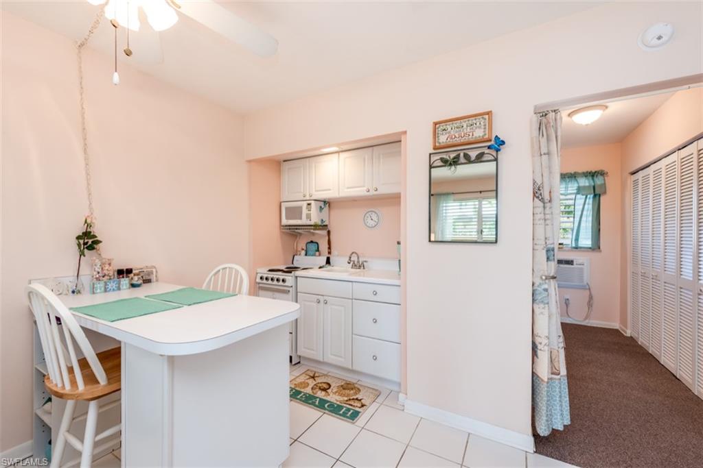 SEABREEZE APTS - Residential