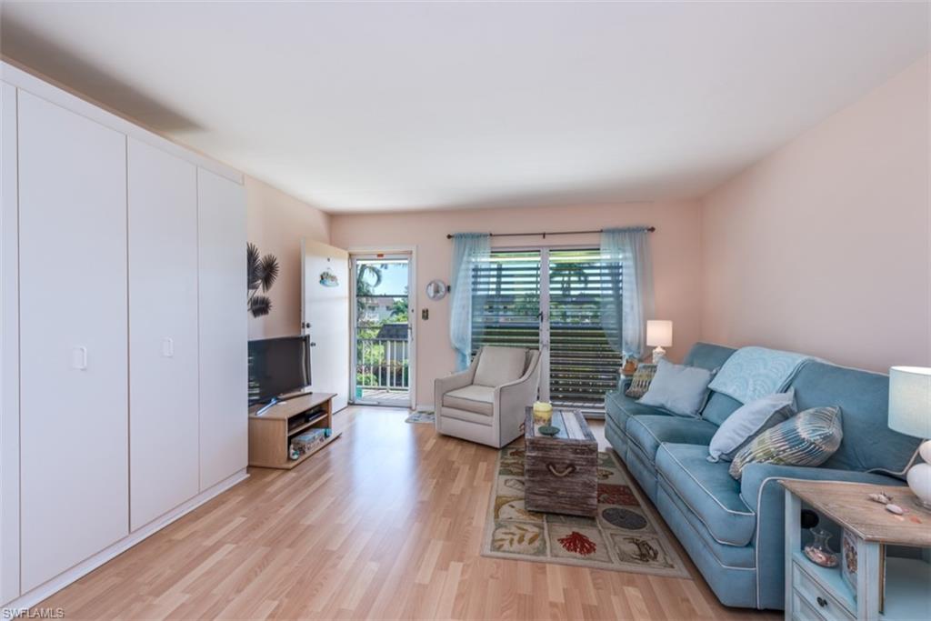 SEABREEZE APTS - Residential