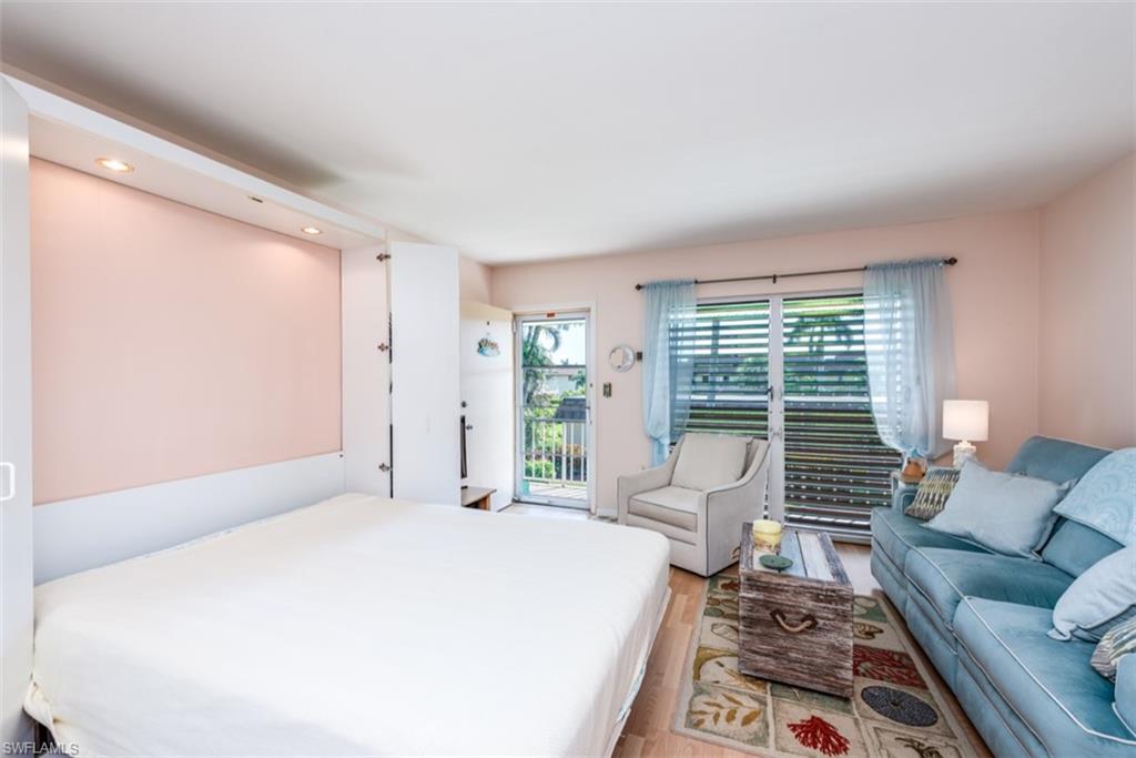 SEABREEZE APTS - Residential