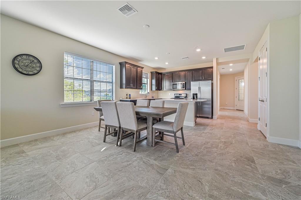 ESPLANADE LAKE CLUB - Residential