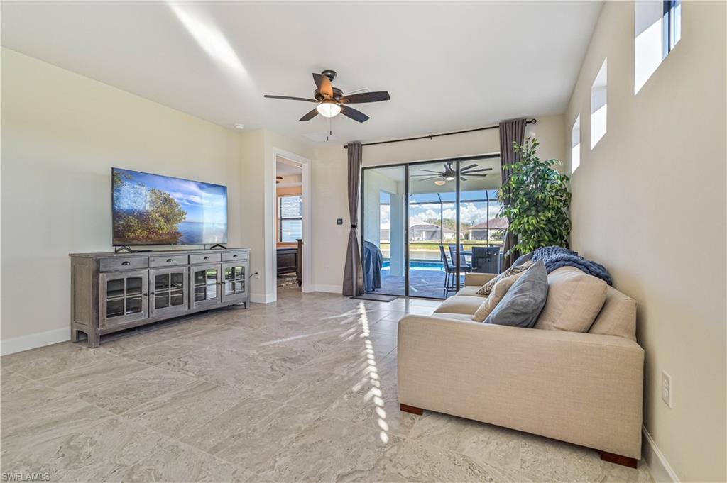 ESPLANADE LAKE CLUB - Residential