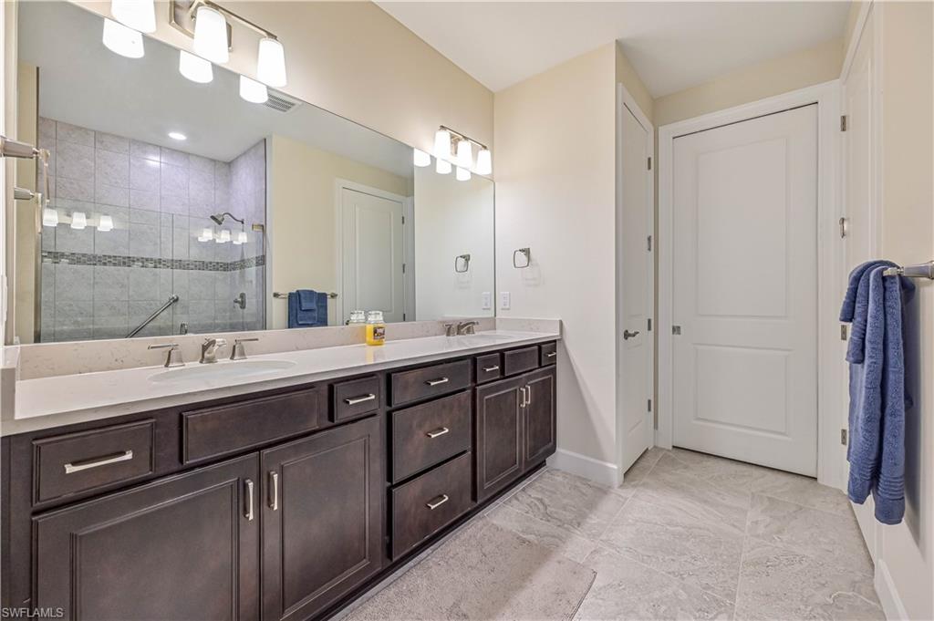 ESPLANADE LAKE CLUB - Residential