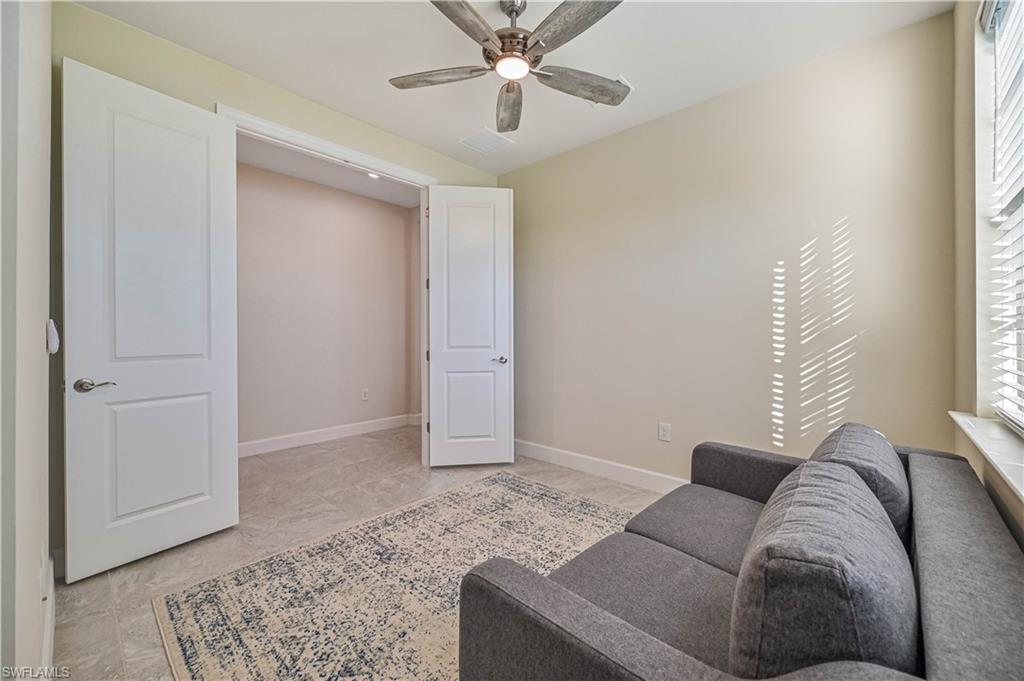 ESPLANADE LAKE CLUB - Residential