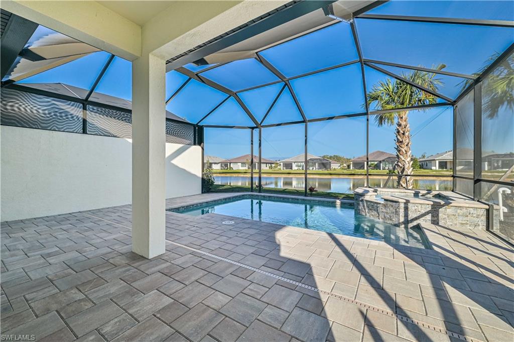 ESPLANADE LAKE CLUB - Residential