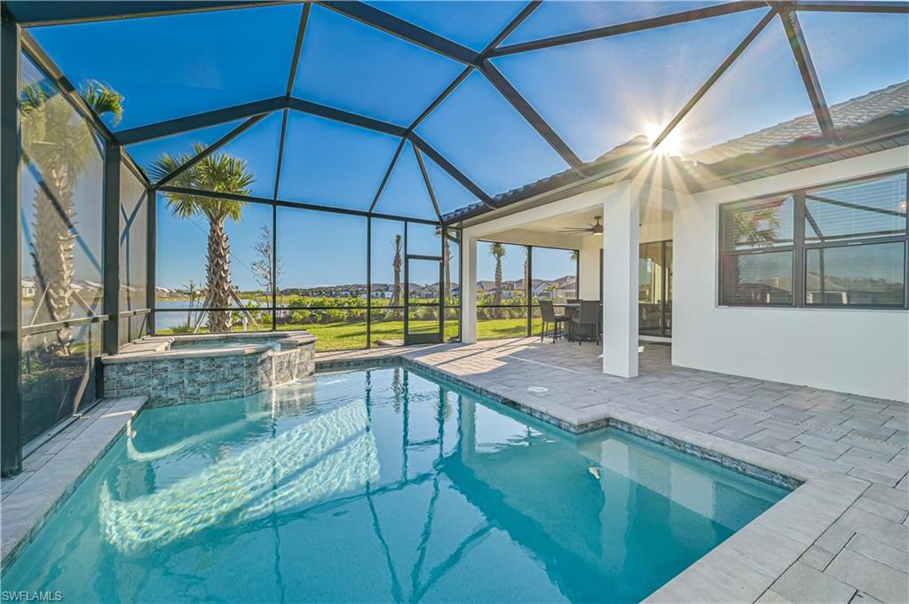 ESPLANADE LAKE CLUB - Residential