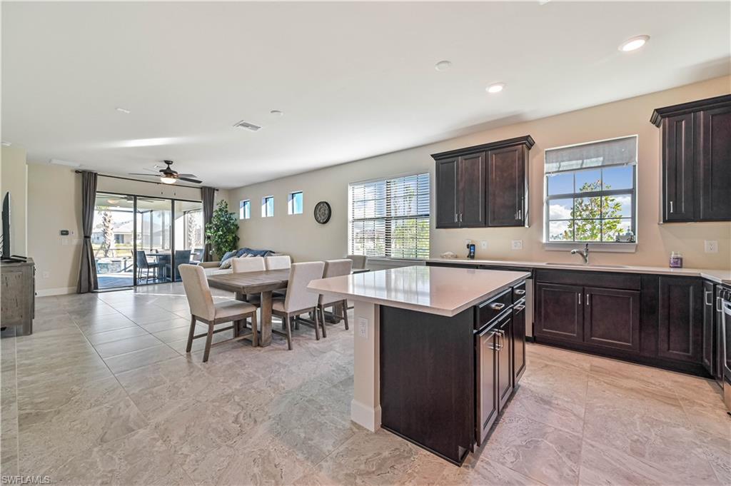 ESPLANADE LAKE CLUB - Residential