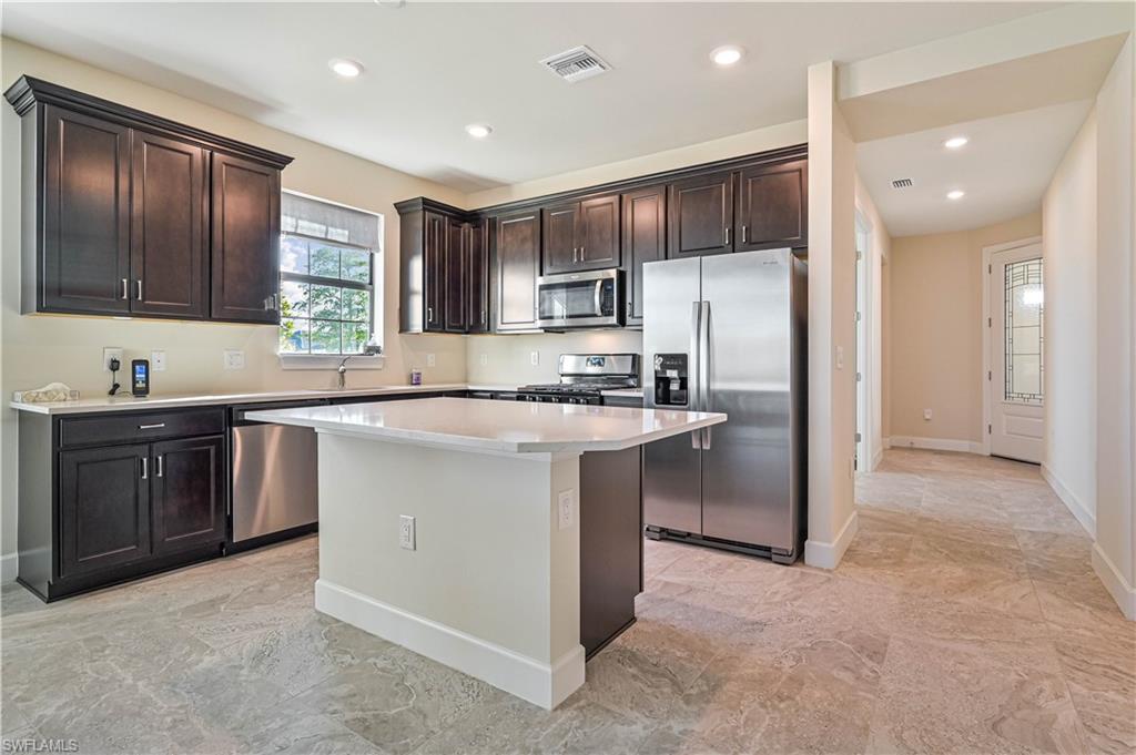 ESPLANADE LAKE CLUB - Residential