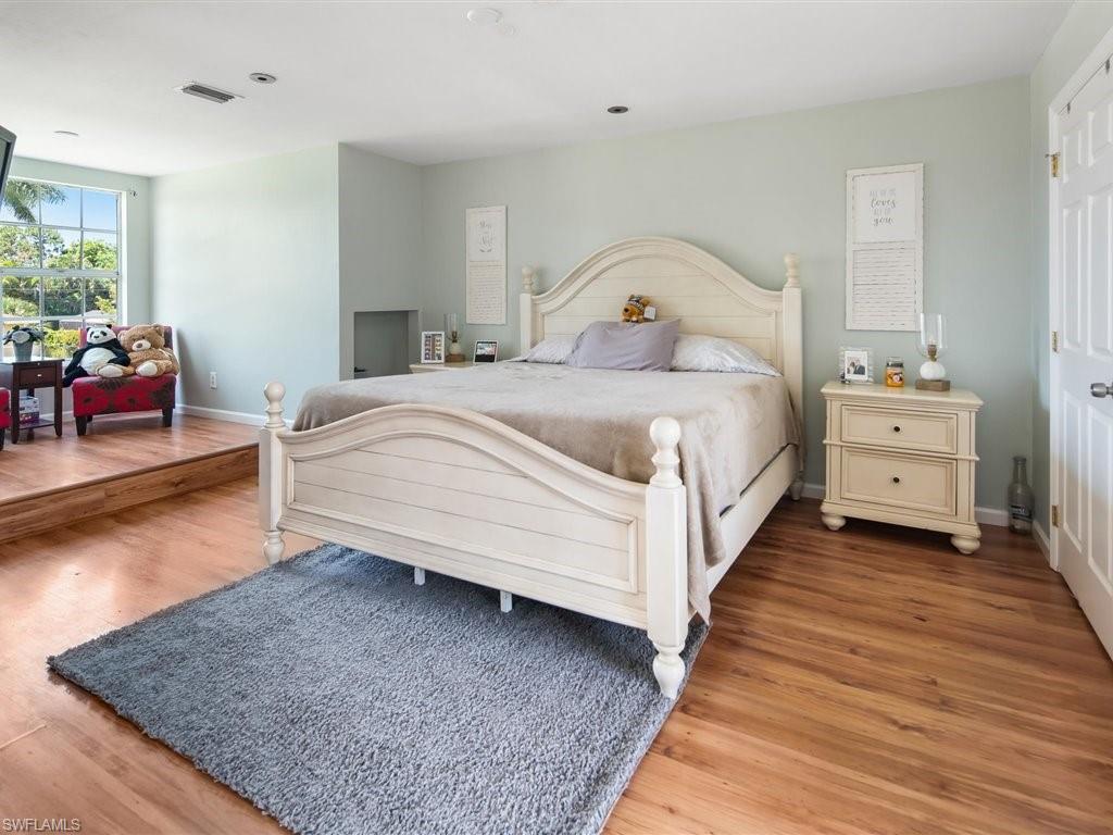 SAN CARLOS PARK - Residential