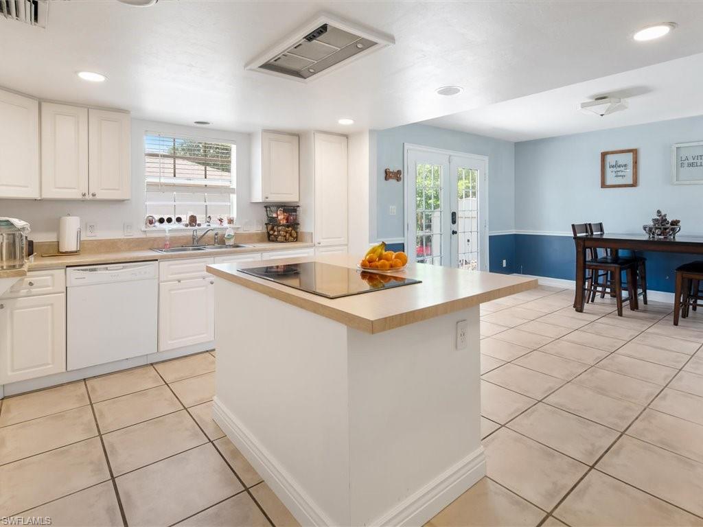 SAN CARLOS PARK - Residential