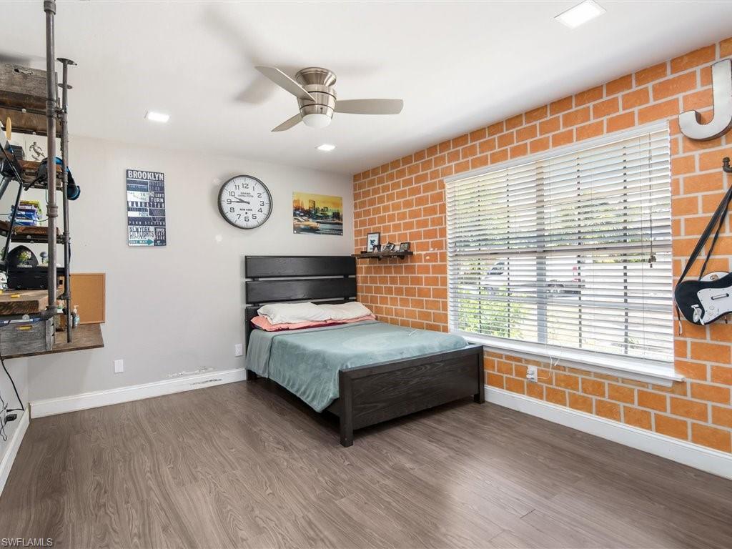 SAN CARLOS PARK - Residential