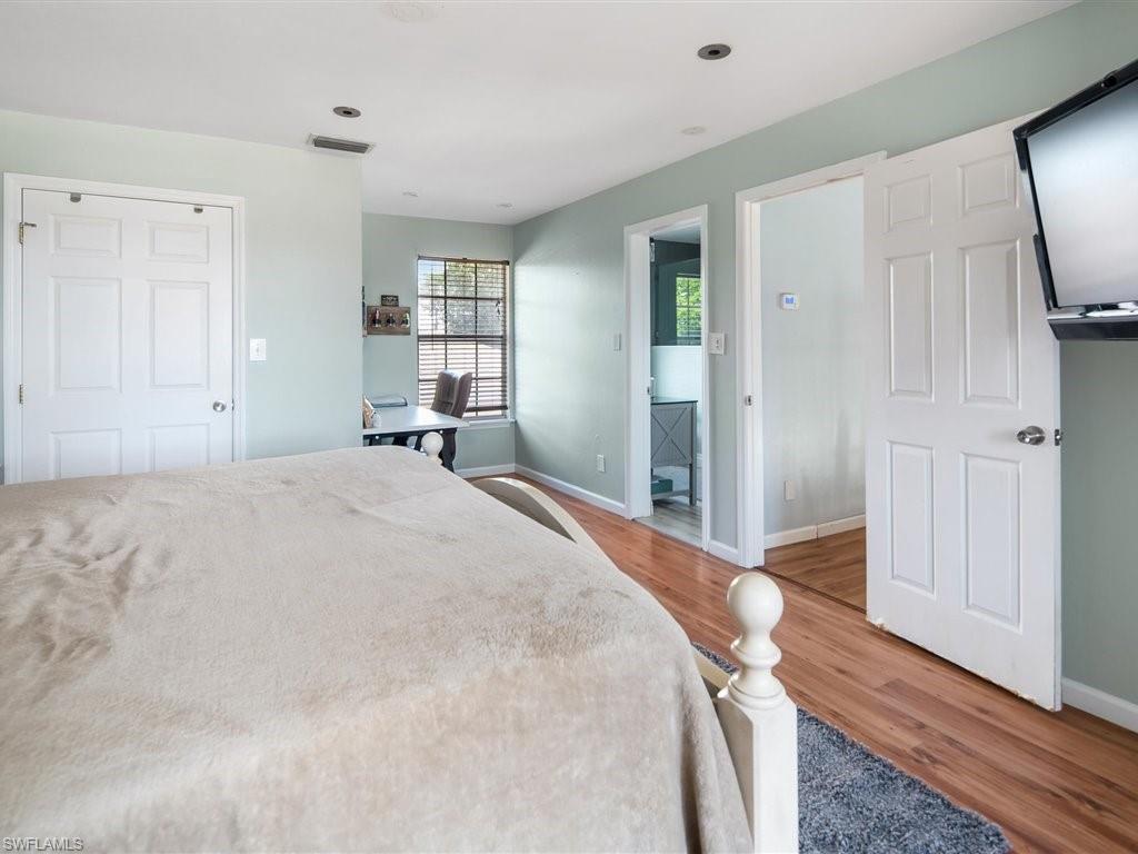 SAN CARLOS PARK - Residential