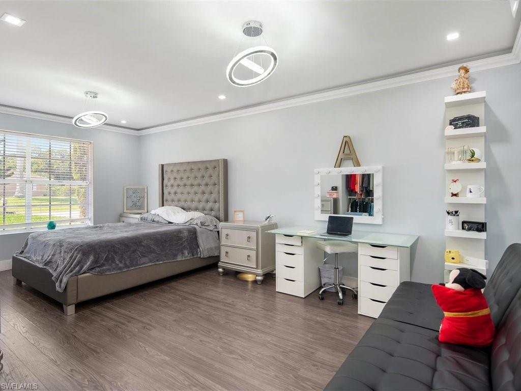 SAN CARLOS PARK - Residential