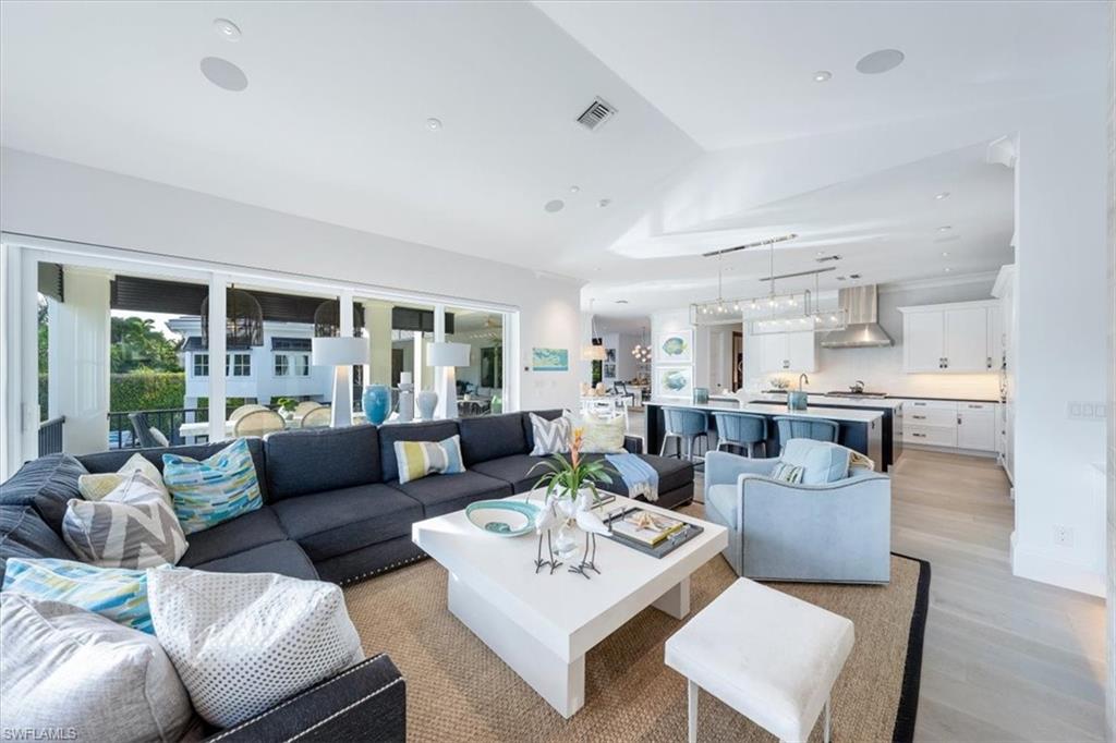 AQUALANE SHORES - Residential