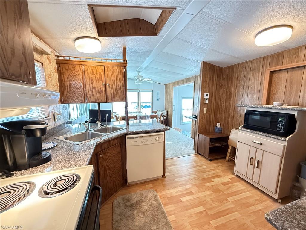 FORT MYERS BEACH CAMPGROUND - Residential